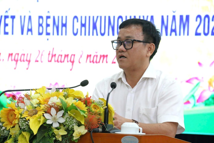 Phó Giám đốc Sở Y tế TP HCM phát biểu phát động chiến dịch diệt muỗi, lăng quăng phòng chống dịch sốt xuất huyết và Chikungunya tại phường Dĩ An, TP HCM.