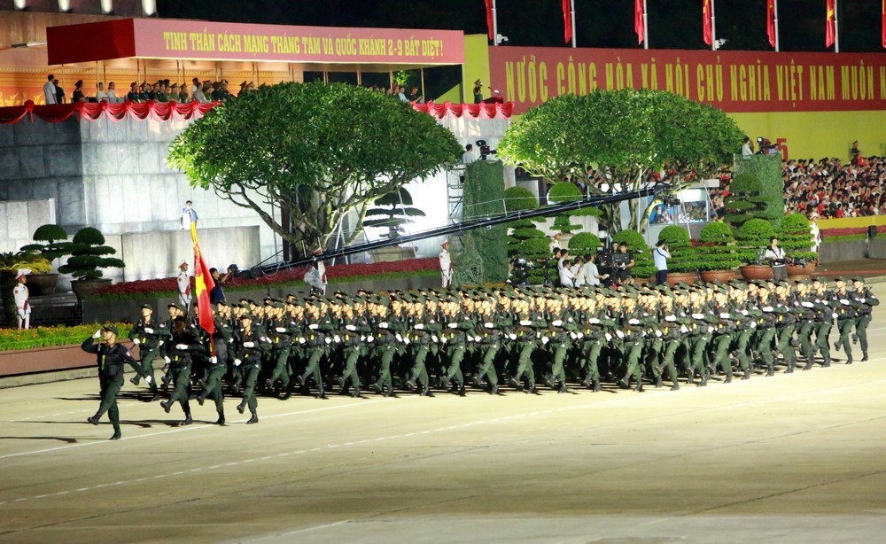 
Khối cảnh sát cơ động.