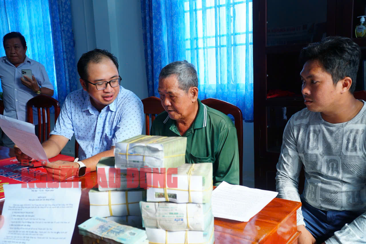 Ông Ba Minh - nhân vật đang amp;#34;nóngamp;#34; trên mạng xã hội - nhận gần 1,6 tỉ đồng từ 2 Facebooker - 3