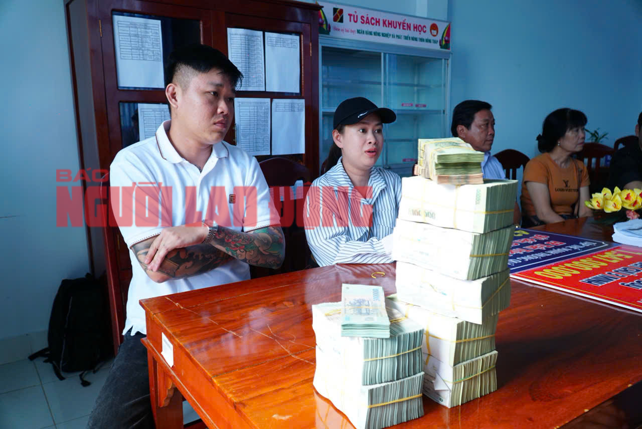 Ông Ba Minh - nhân vật đang amp;#34;nóngamp;#34; trên mạng xã hội - nhận gần 1,6 tỉ đồng từ 2 Facebooker - 6
