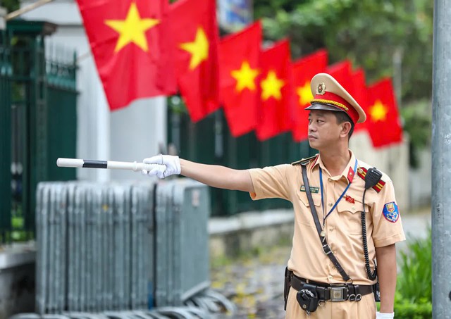 Công an TP Hà Nội đã có phương án phân luồng giao thông và tổ chức giao thông chính thức đối với các loại phương tiện, từ ngày 28/8 đến 5/9, trên tuyến đường Lý Sơn, Trường Sa, Hoàng Sa, phục vụ Triển lãm thành tựu kinh tế - xã hội.