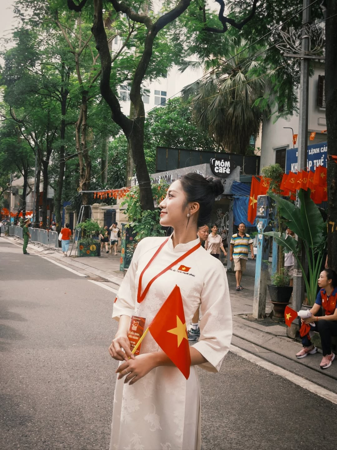 Những mỹ nhân Việt trong tà áo dài trắng chào mừng 2/9 - 5