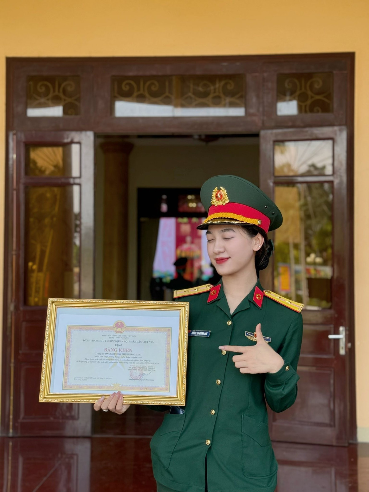 Nữ trung úy khối Quân y gây ấn tượng với ngoại hình xinh đẹp, sắc sảo - 7