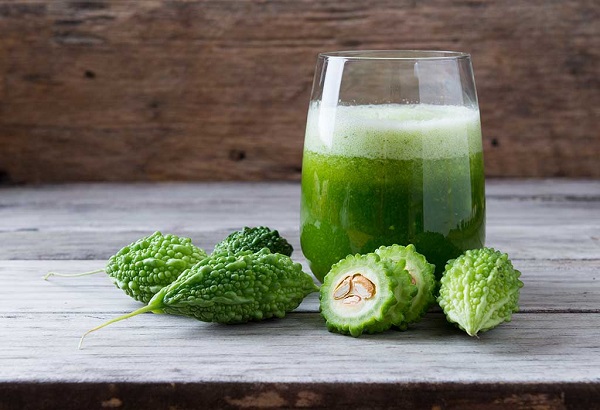 Lạm dụng nước ép sống hoặc chiết xuất cô đặc mướp đắng gây hại cho người bệnh đái tháo đường.