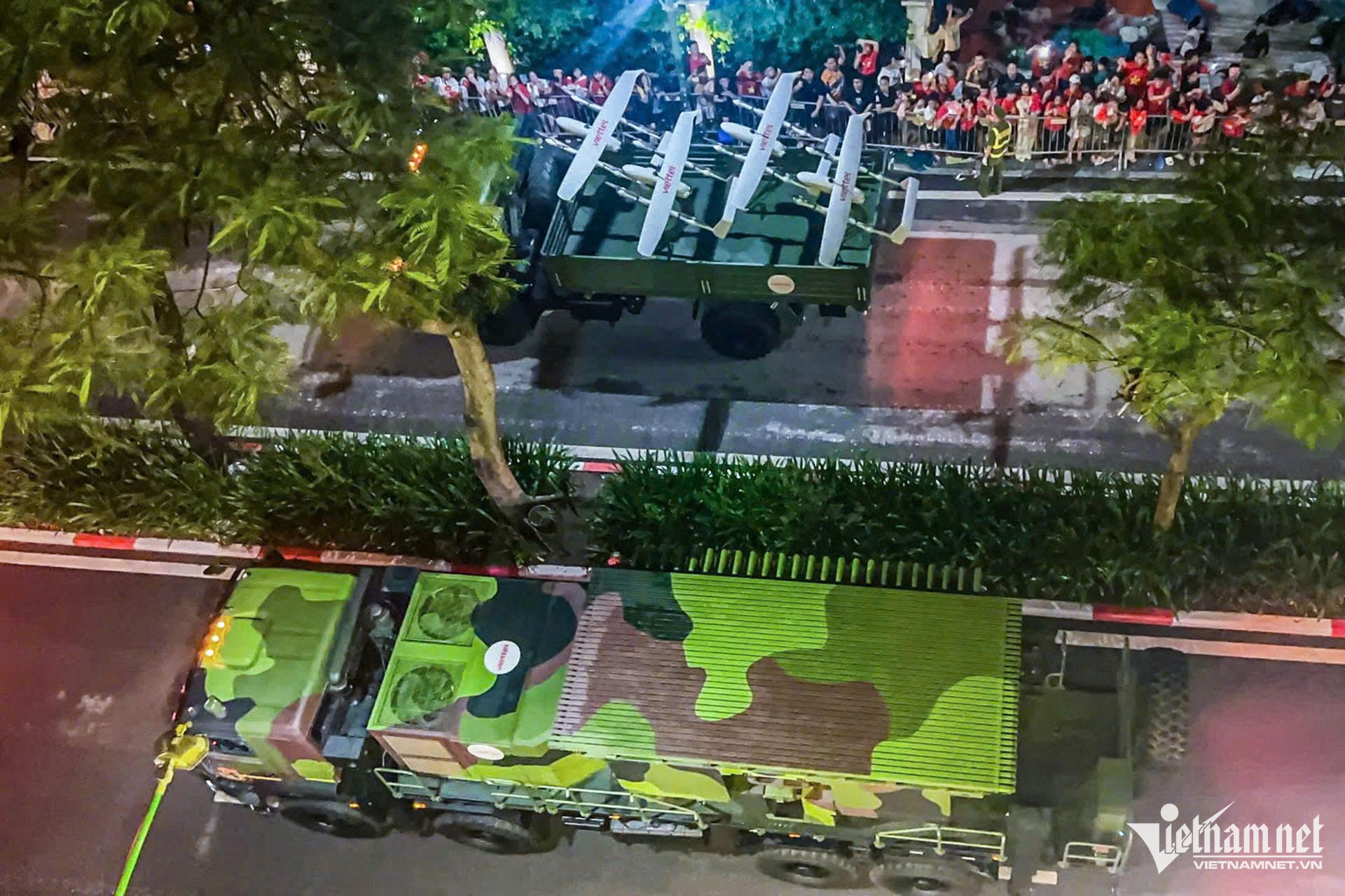 Dàn xe tăng, khí tài cùng vạn chiến sĩ hội tụ về Quảng trường Ba Đình - 13