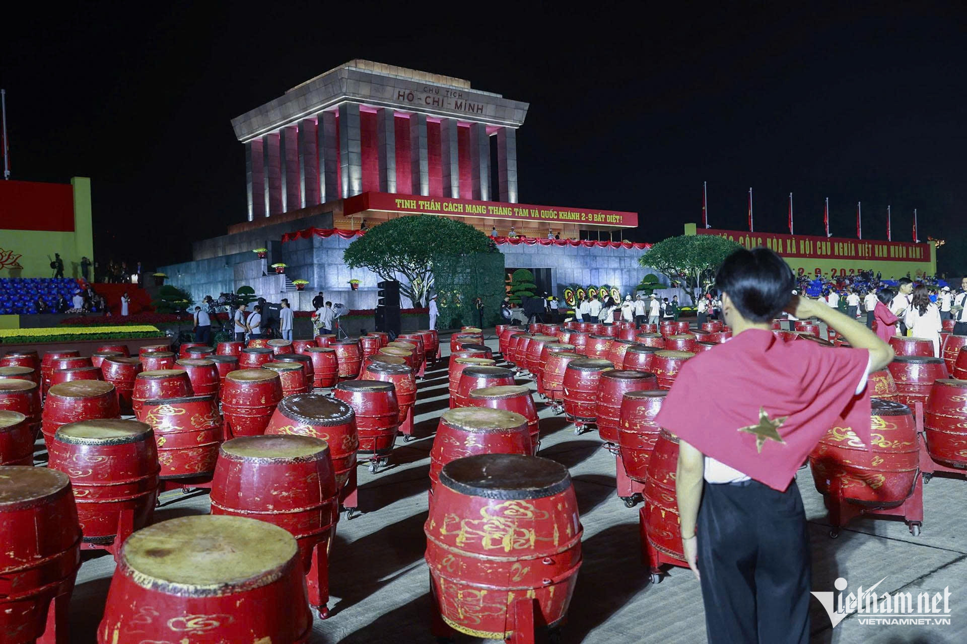 Dàn xe tăng, khí tài cùng vạn chiến sĩ hội tụ về Quảng trường Ba Đình - 17