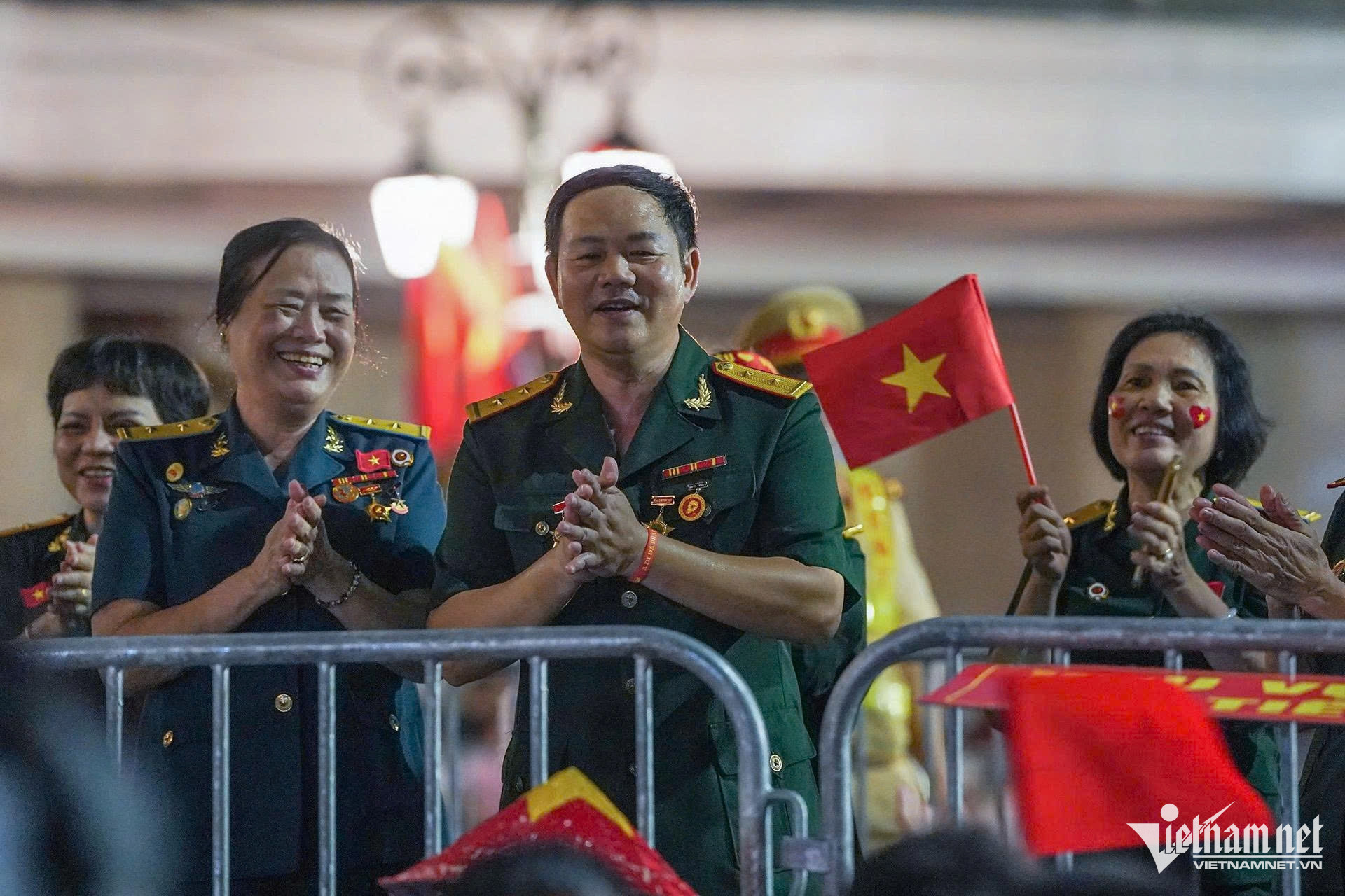 Dàn xe tăng, khí tài cùng vạn chiến sĩ hội tụ về Quảng trường Ba Đình - 50