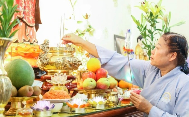 Thứ tự cúng Rằm tháng 7, cúng ngày 14 hay chính Rằm mới chuẩn, mâm cúng nghèo thì có phải là thiếu lễ? - 1