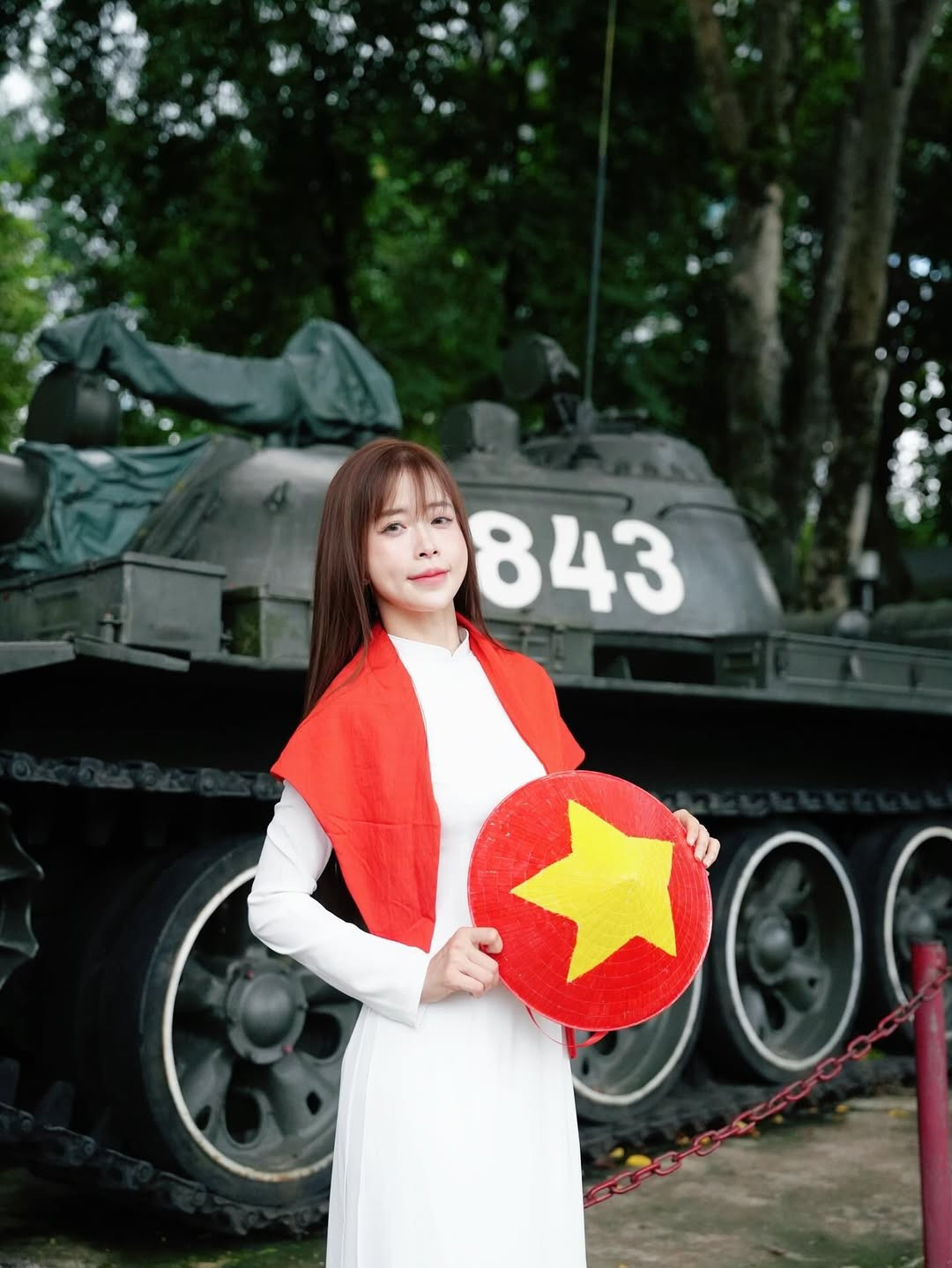 Dàn amp;#34;chị đẹpamp;#34; dịu dàng trong tà áo dài mừng đại lễ 2/9 - 1