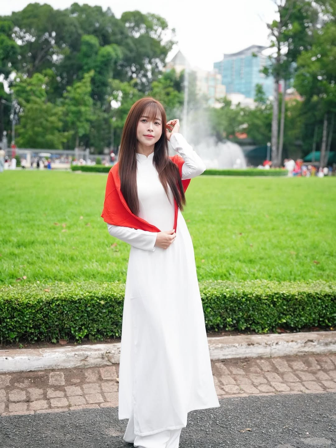 Dàn amp;#34;chị đẹpamp;#34; dịu dàng trong tà áo dài mừng đại lễ 2/9 - 4