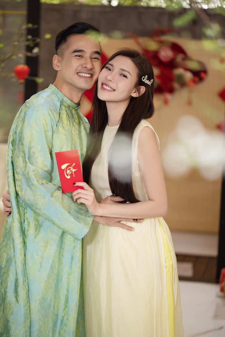 Cặp đôi quen biết và nảy sinh tình cảm khi cùng đóng phim.