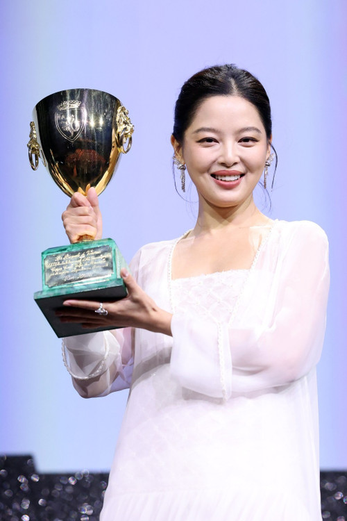 Thư kỳ trắng tay tân chỉ lôi giành ngôi ảnh hậu venice - 3