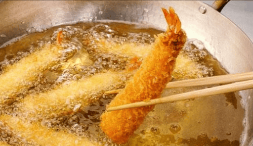 Hạn chế thực phẩm nhiều dầu mỡ để giảm và ngăn ngừa chứng ợ nóng.
