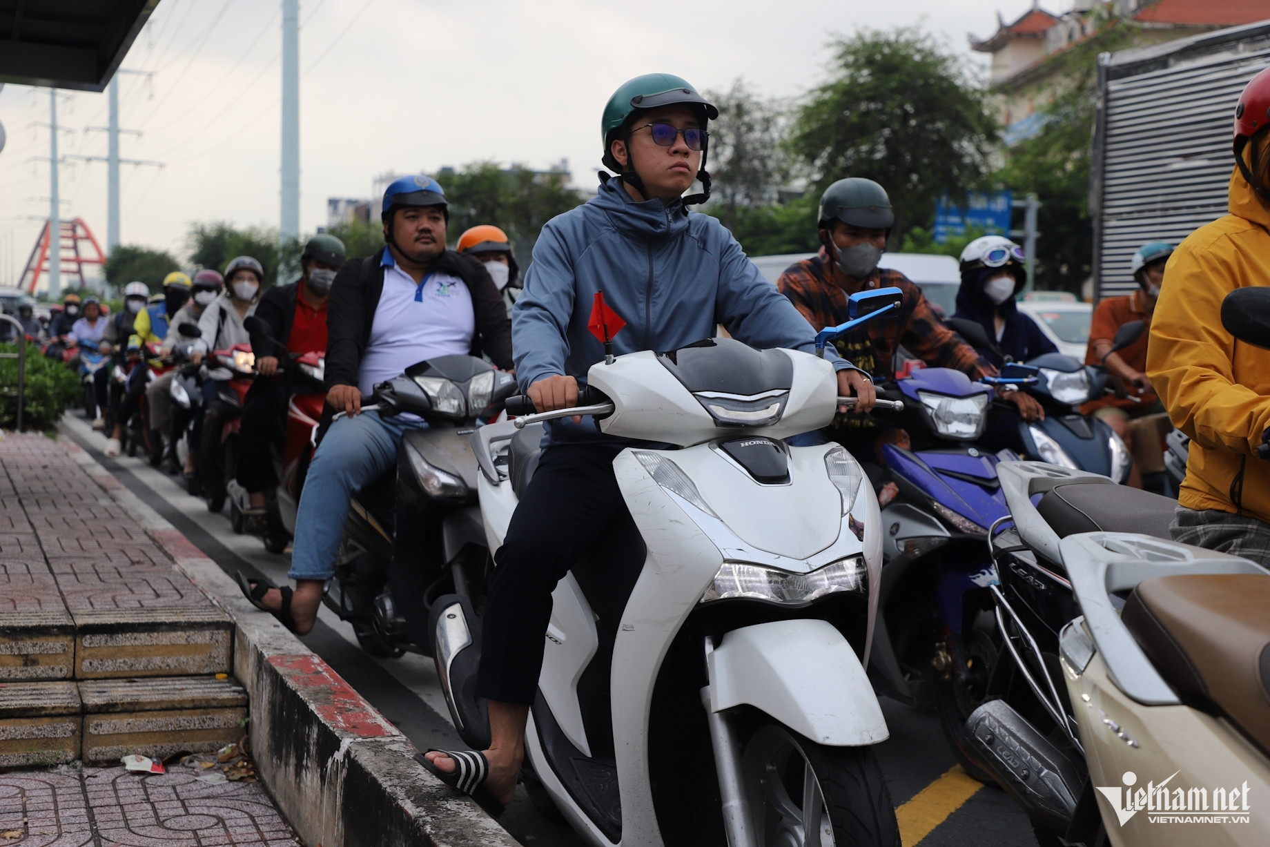 Cửa ngõ TPHCM amp;#34;chết đứngamp;#34;, nghìn người amp;#34;chôn chânamp;#34; trong khói bụi sáng đầu tuần - 2