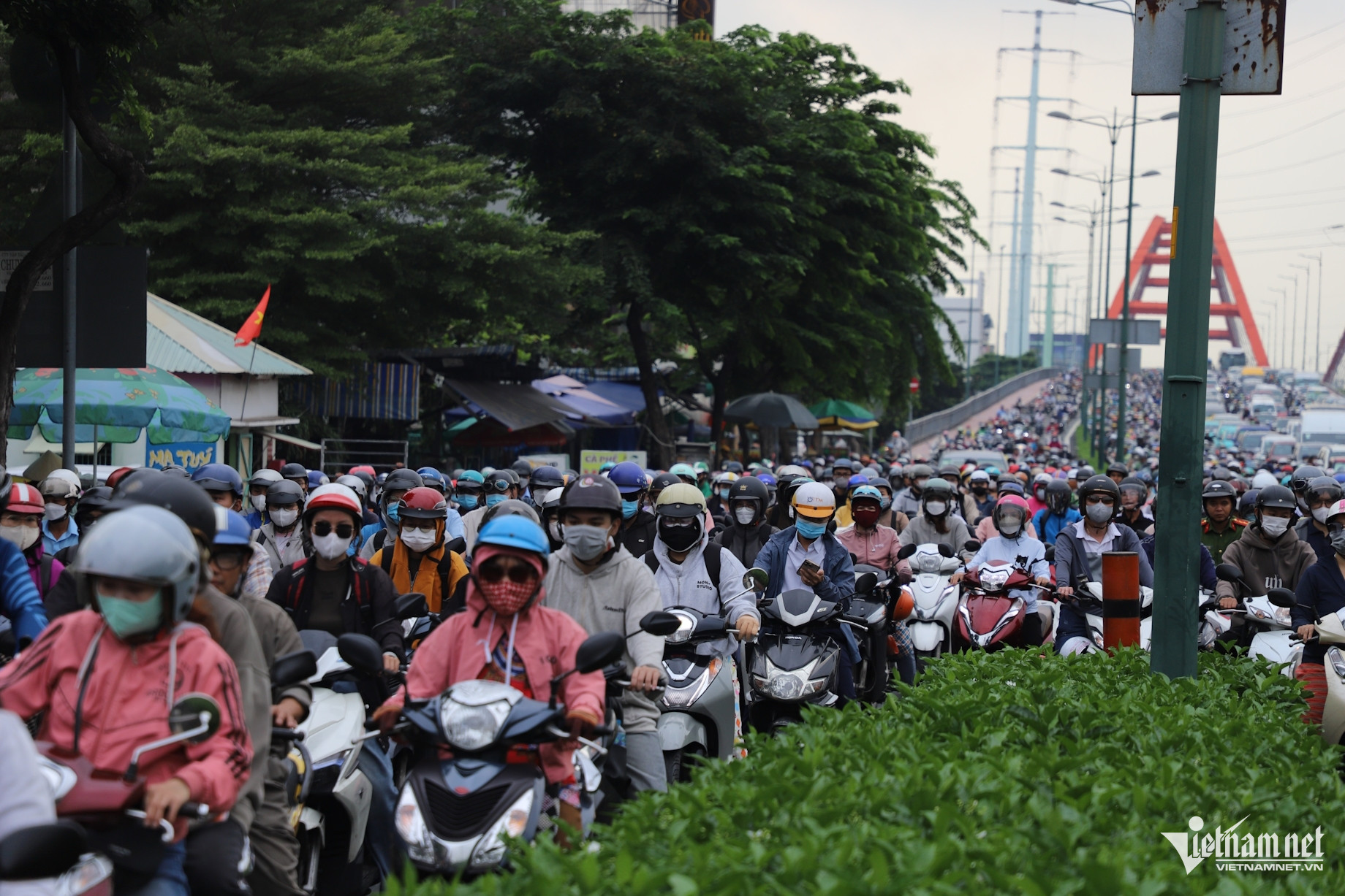 Cửa ngõ TPHCM amp;#34;chết đứngamp;#34;, nghìn người amp;#34;chôn chânamp;#34; trong khói bụi sáng đầu tuần - 10
