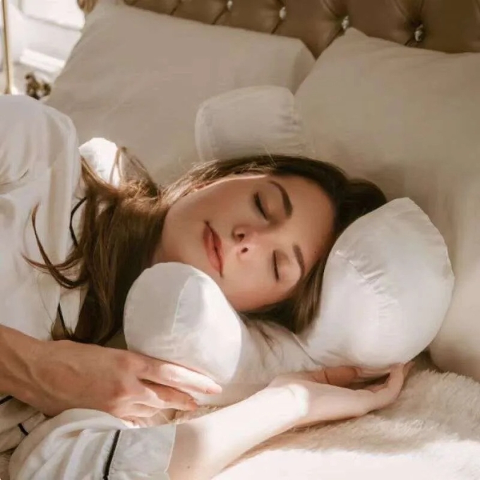 Hai thói quen trước khi ngủ giúp da mềm mịn, ngừa nếp nhăn - 2