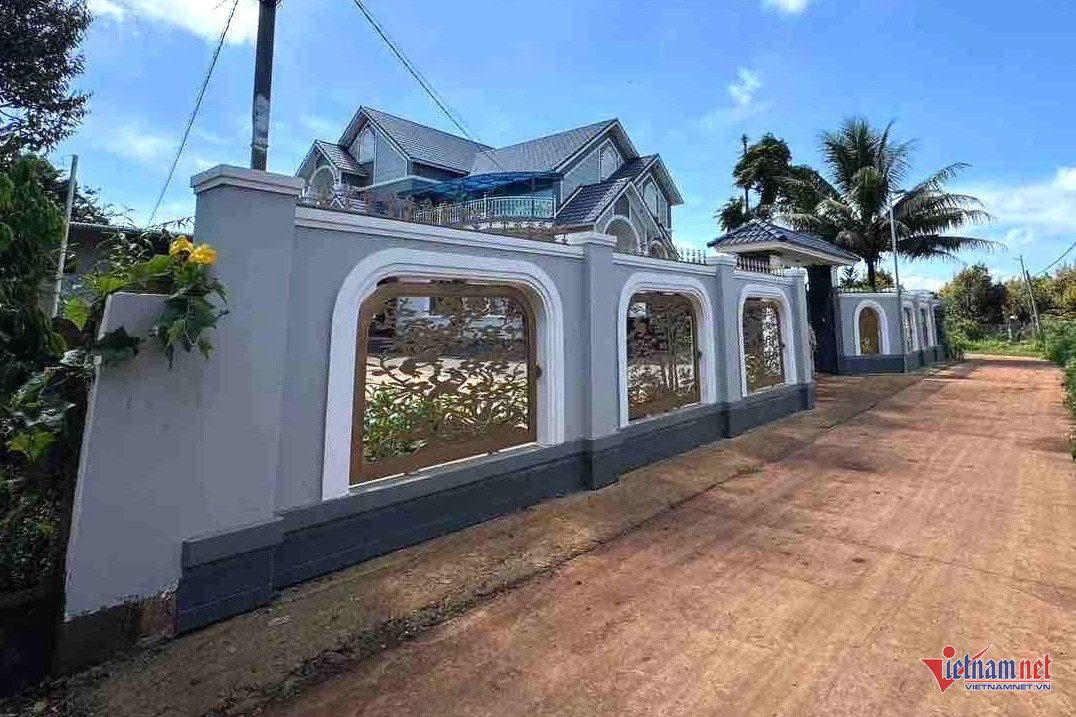 Trong buôn Jung 2 có hơn 50 căn biệt thự tiền tỉ khiến nhiều người ngưỡng mộ. Ảnh: Hải Dương