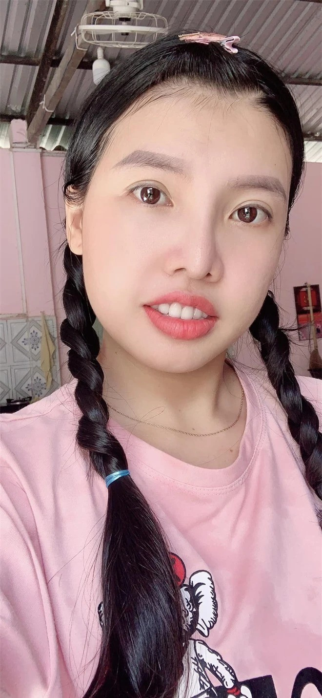 Khoảng thời gian bầu bí, Quách Phượng được ông xã ở bên tận tình chăm sóc. Đến giữa tháng 7/2021, cô hạ sinh một bé trai vô cùng kháu khỉnh, đáng yêu. Hiện, cô có cuộc sống khá thoải mái, sung túc.