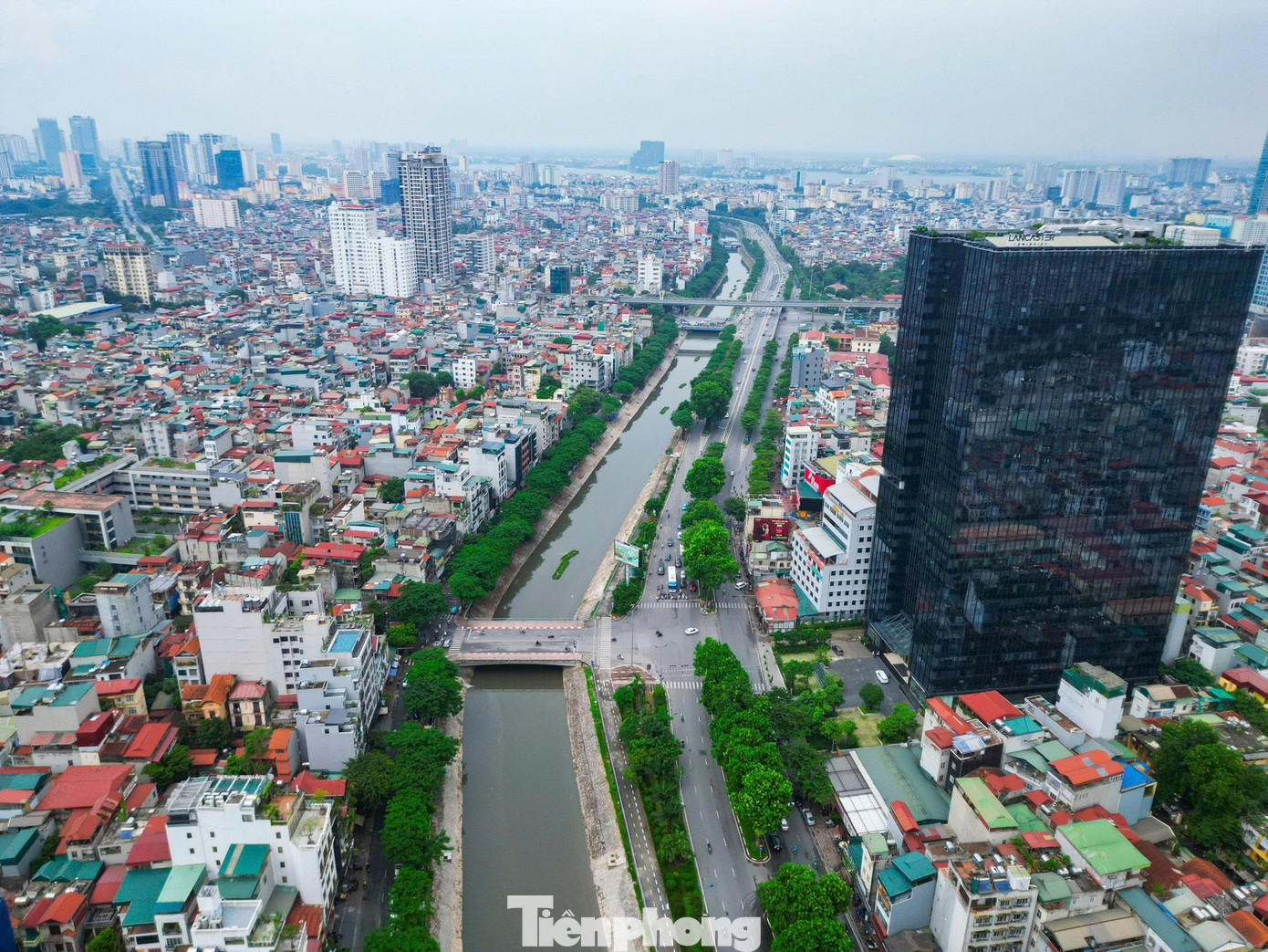 Ngoài việc thông nước dẫn từ hồ Tây về sông Tô Lịch, Ban Quản lý dự án đầu tư xây dựng công trình hạ tầng kỹ thuật và nông nghiệp Hà Nội (Ban Nông nghiệp) cho biết trước ngày 20/9, Ban sẽ dẫn nước sau xử lý từ Nhà máy xử lý nước thải Yên Xá để tiếp tục bổ cập cho sông Tô Lịch. Theo Ban Nông nghiệp Hà Nội, toàn bộ 245 cửa xả nước thải trên sông Tô Lịch đã được thu gom triệt để về Nhà máy xử lý nước thải Yên Xá.