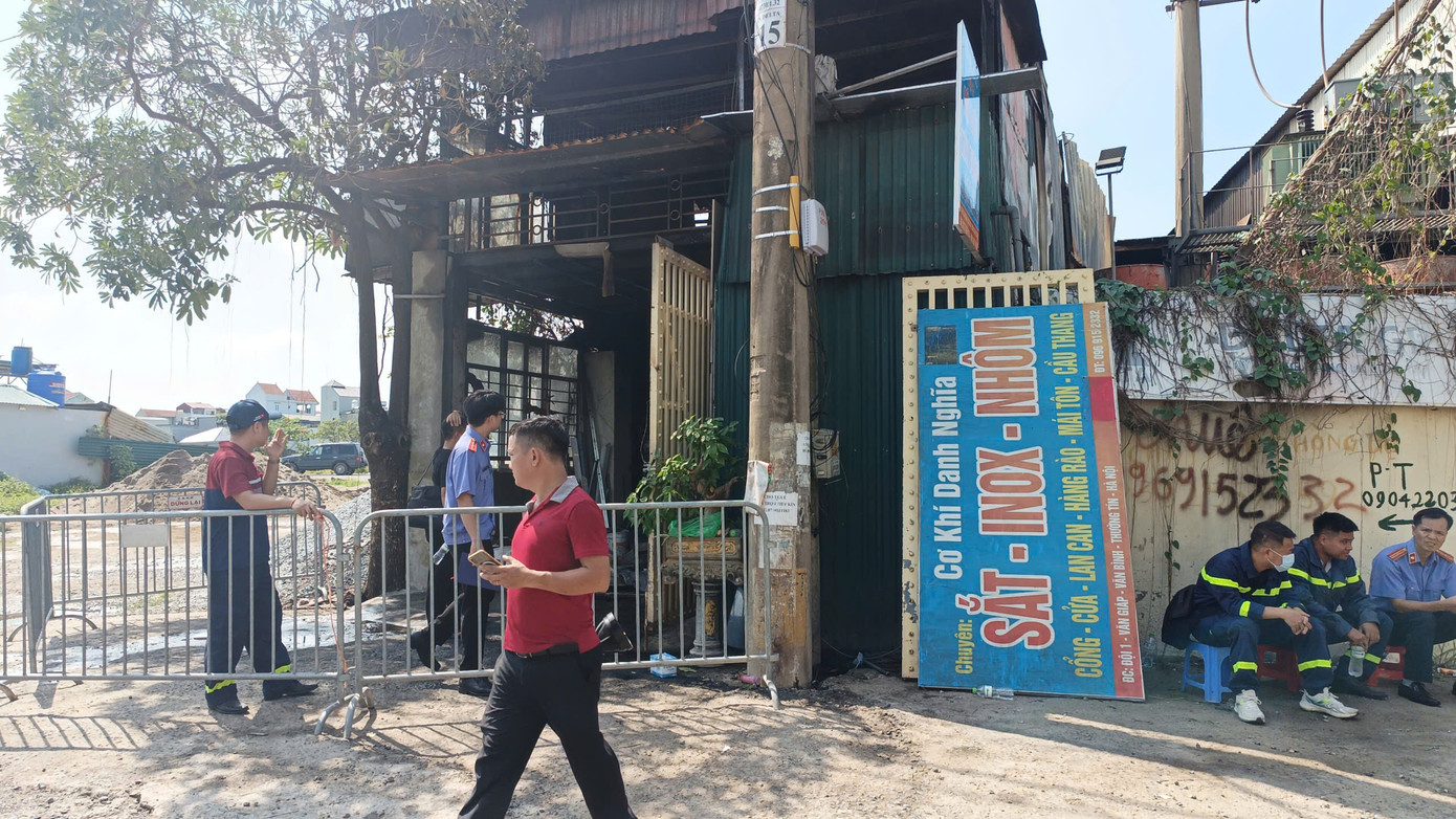 Hiện trường vụ cháy đang bị phong tỏa. (Ảnh: Thanh Hà)
