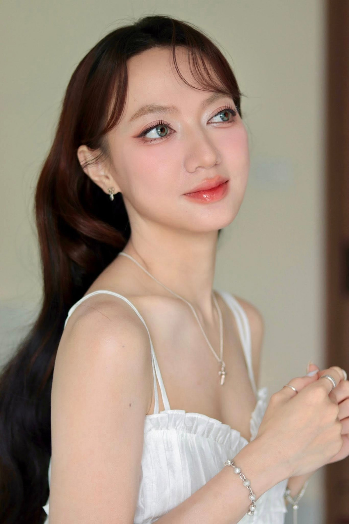 Xuân Nghi tuổi 31 lột xác quyến rũ, khác xa hình ảnh sao nhí ngày nào - 4