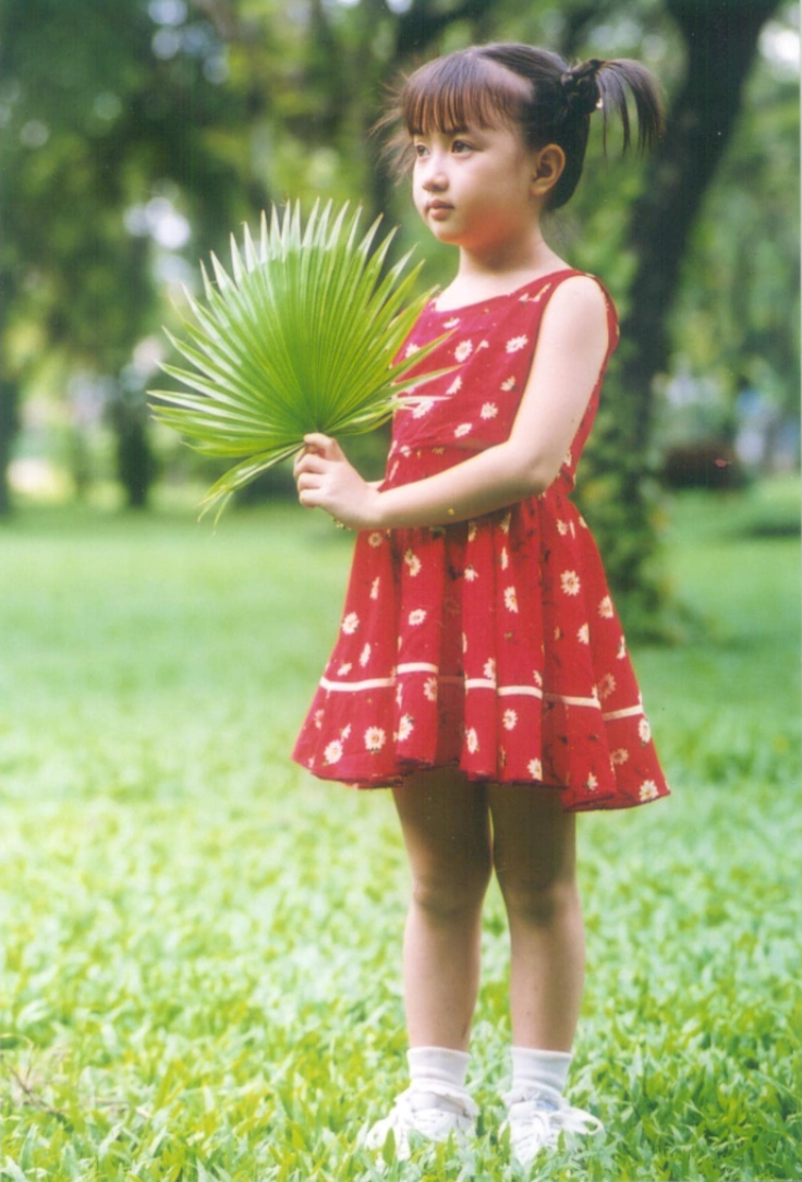 Xuân Nghi tuổi 31 lột xác quyến rũ, khác xa hình ảnh sao nhí ngày nào - 1