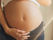 Bà bầu - Mẹ nhiễm HIV hoàn toàn có thể sinh con khỏe mạnh, nếu được can thiệp và chăm sóc đúng cách