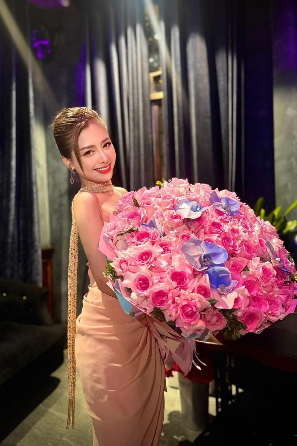 Dương Hoàng Yến khiến fan ngỡ ngàng với vẻ đẹp như thuở đôi mươi - 9