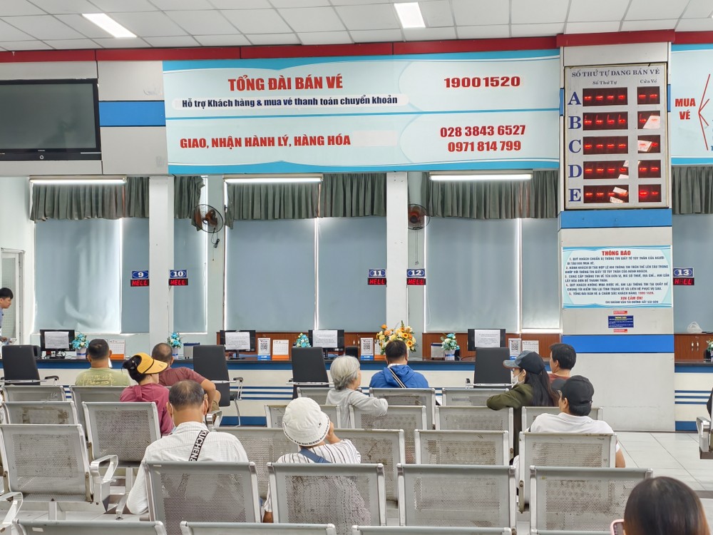 Mua vé tàu Tết 2026 cho cả gia đình hết gần 100 triệu đồng - 1