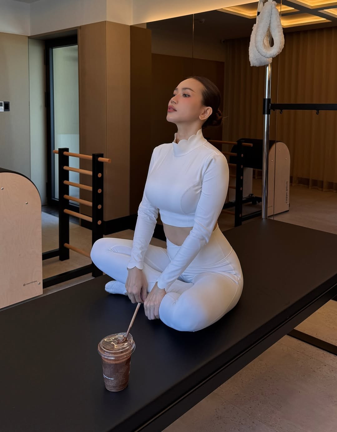 Sĩ Thanh khoe vóc dáng săn chắc, lộ bí quyết trẻ mãi không già nhờ Pilates - 9