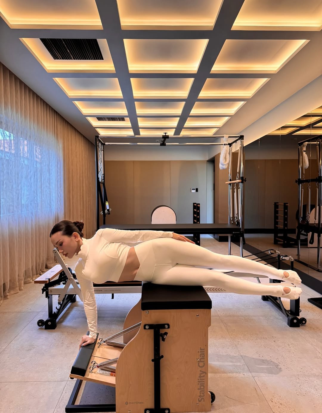 Sĩ Thanh khoe vóc dáng săn chắc, lộ bí quyết trẻ mãi không già nhờ Pilates - 8