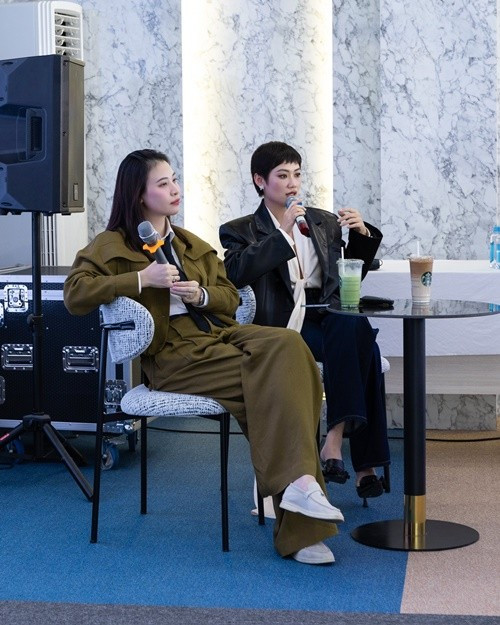 Phong cách amp;#34;giàu kín, sang ngầmamp;#34; của Đàm Thu Trang - 3