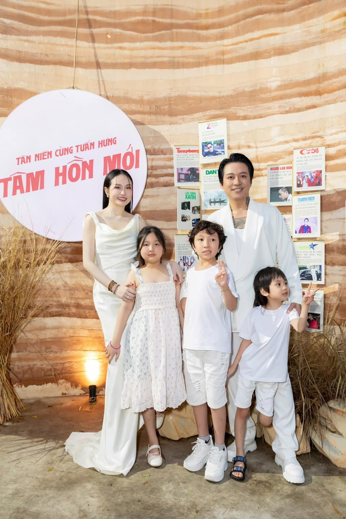 Hơn 10 năm gắn bó, Tuấn Hưng và Hương Baby xây dựng tổ ấm hạnh phúc khiến nhiều người ngưỡng mộ.