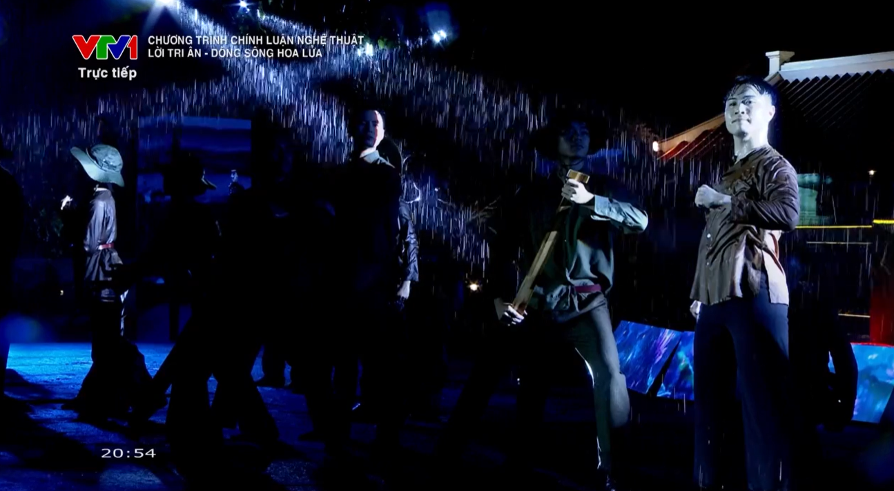 Lần tái xuất gây xúc động của mc lại văn sâm - 3