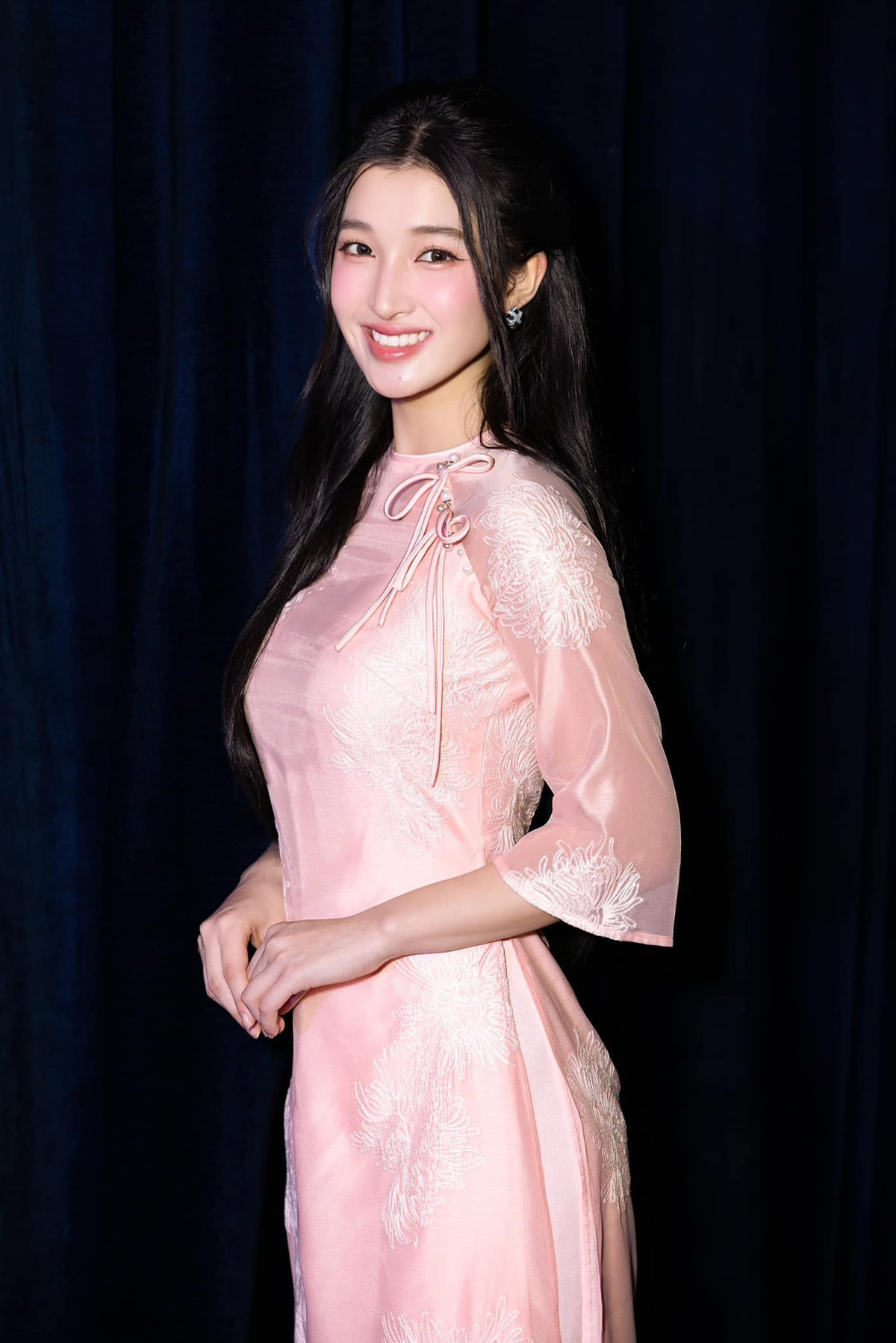 Phương Nhi cũng từng đại diện Việt Nam tại Miss International 2023 và lọt Top 15 chung cuộc.
