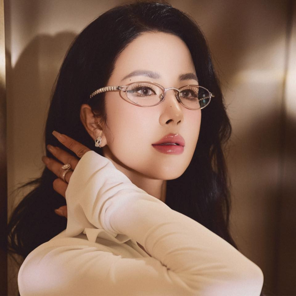 Nhan sắc của mẹ đơn thân nóng bỏng bậc nhất showbiz Việt - 6