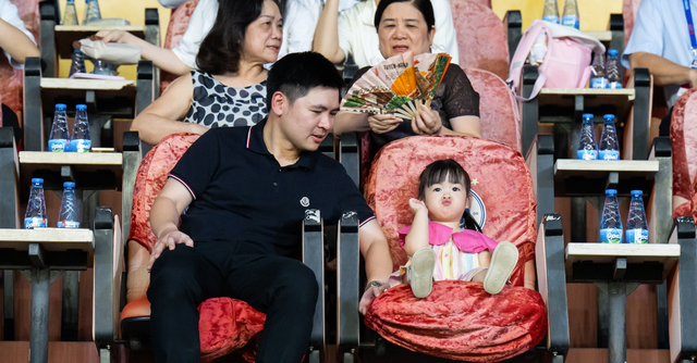 Biểu cảm đáng yêu của cô bé Tuệ An.
