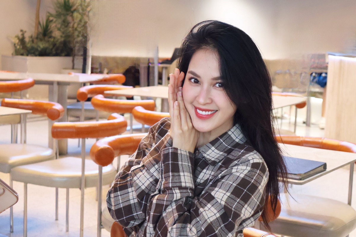 Vợ mỹ nam amp;#34;Phía trước là bầu trờiamp;#34; khoe da căng bóng ở tuổi U40 - 11