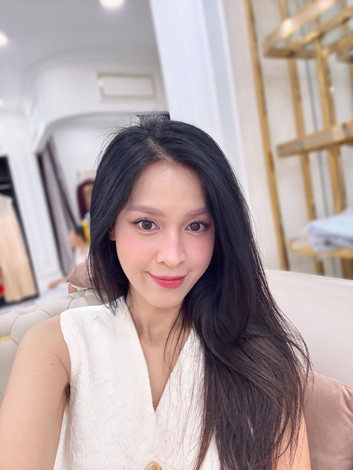 Vợ mỹ nam amp;#34;Phía trước là bầu trờiamp;#34; khoe da căng bóng ở tuổi U40 - 1