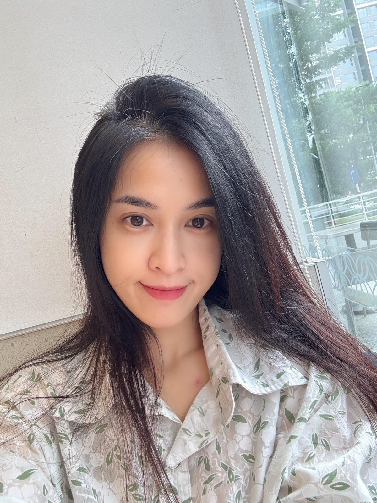 Vợ mỹ nam amp;#34;Phía trước là bầu trờiamp;#34; khoe da căng bóng ở tuổi U40 - 8