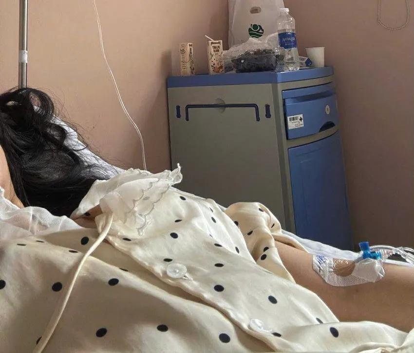 Một trường hợp nhập viện cấp cứu tại Bệnh viện Hoàn Mỹ và được chẩn đoán nhiễm khuẩn đường ruột nặng gấp 10 lần so với người bình thường và đang được theo dõi, điều trị bằng thuốc liều cao. Ảnh: NVCC