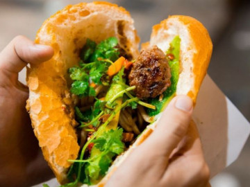 Vụ nghi ngộ độc bánh mì tại chung cư ở TP.HCM: Nhiều trẻ em nhập viện