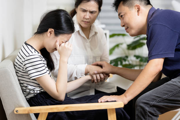 Chấp nhận sai lầm của con trước khi giáo dục, sẽ giúp con tin tưởng và yêu thương cha mẹ hơn. Ảnh minh hoạ
