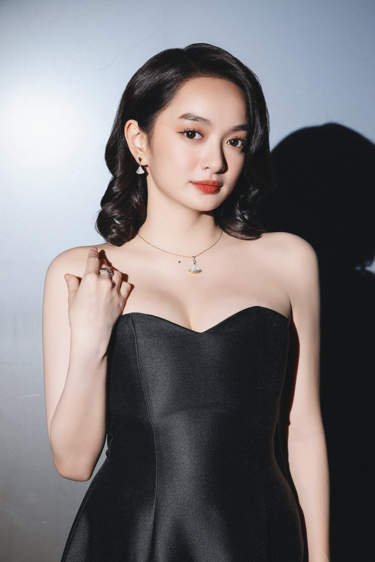 amp;#34;Ngọc nữ trăm tỷamp;#34; Kaity Nguyễn sở hữu vòng 1 nóng bỏng nhất Việt Nam - 1