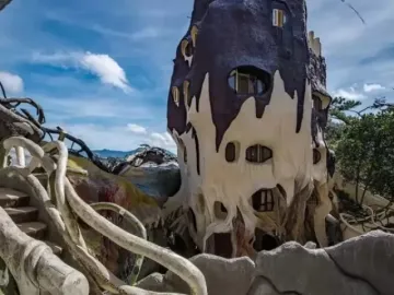 Cận cảnh ngôi nhà "dị" nhất Đà Lạt được báo Mỹ ca tụng