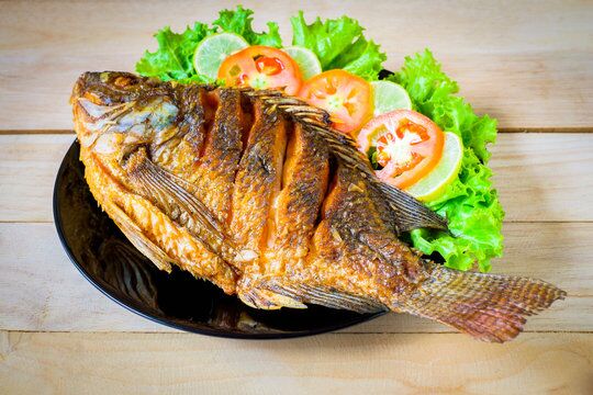 Chất béo chuyển hóa dễ dàng được sản sinh thông qua quá trình chiên và nấu ở nhiệt độ cao, tiêu thụ lâu dài có thể làm tăng nguy cơ mắc bệnh tim mạch. (Ảnh minh hoạ).