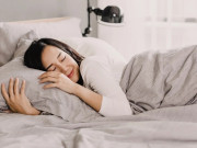Sức khỏe - Thức khuya không tốt, ngủ nướng còn nguy hiểm hơn, gây hại từ tim mạch đến não bộ