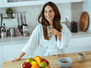 Sức khỏe - Uống nước trước hay sau bữa ăn, lúc nào tốt hơn? Điều gì xảy ra với cơ thể khi bạn uống thiếu hay thừa nước?