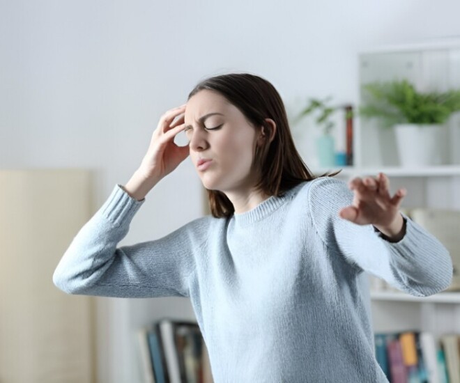 Chứng đau nửa đầu kèm aura có thể làm tăng nguy cơ đột quỵ ở người trẻ. (Ảnh minh hoạ).