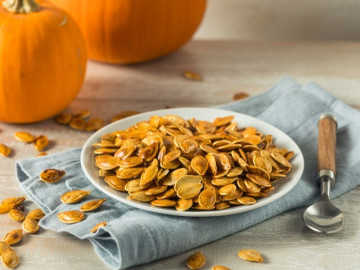 10 loại hạt giàu protein hơn cả trứng, giúp giảm cholesterol và điều hoà huyết áp, đặc biệt phù hợp với người ăn chay